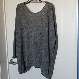 🌻 Lulus Open Back Pullover Size L